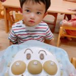 お誕生日会♪みんなでお歌とメッセージカードをプレゼント