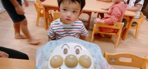 お誕生日会♪みんなでお歌とメッセージカードをプレゼント