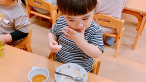 おはぎづくりに挑戦しました！｜大阪・上本町の保育園レオラ