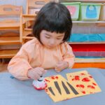 壁面製作で鬼のパンツを作りました!|大阪・上本町の保育園レオラ