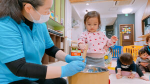 ☆おもちつきごっこ☆|大阪・上本町の保育園レオラ
