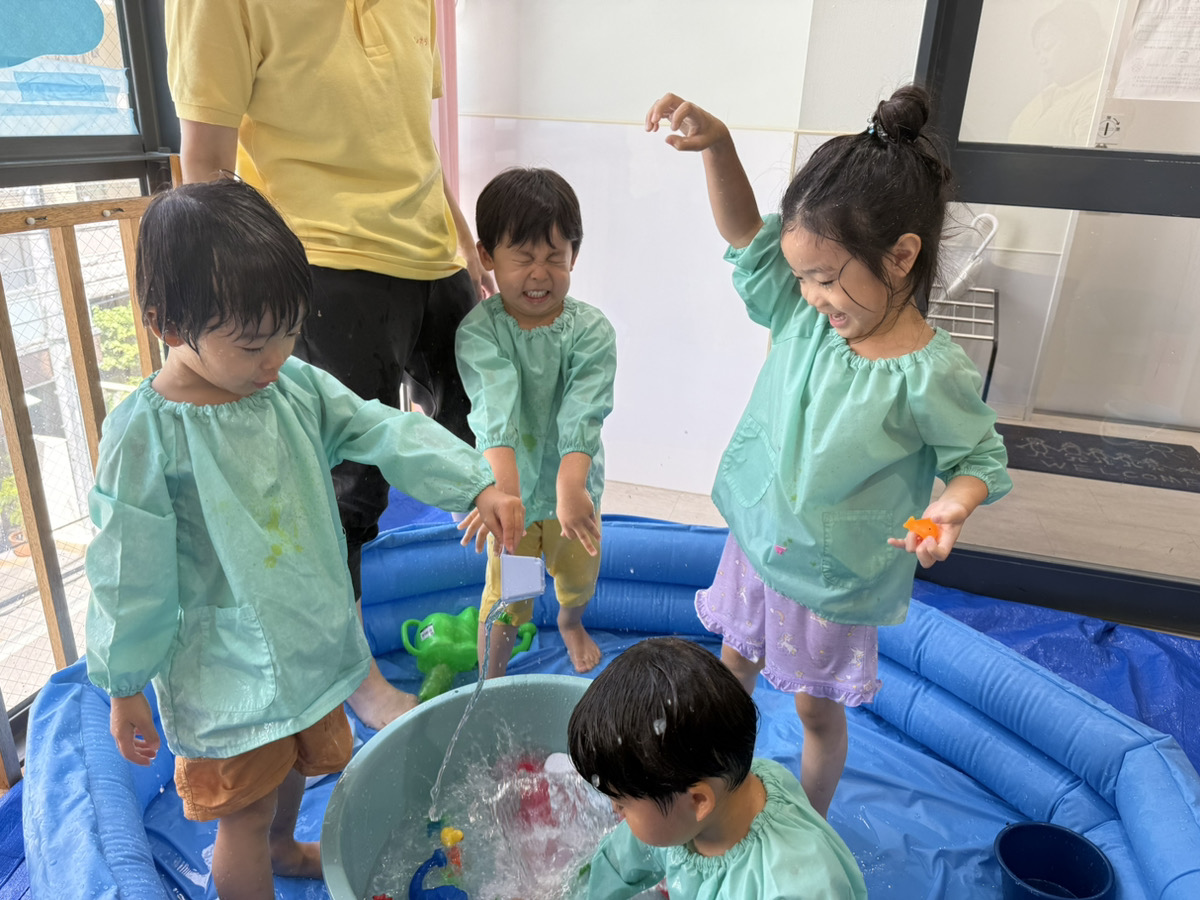 ☆水あそび☆|大阪・上本町の保育園レオラ